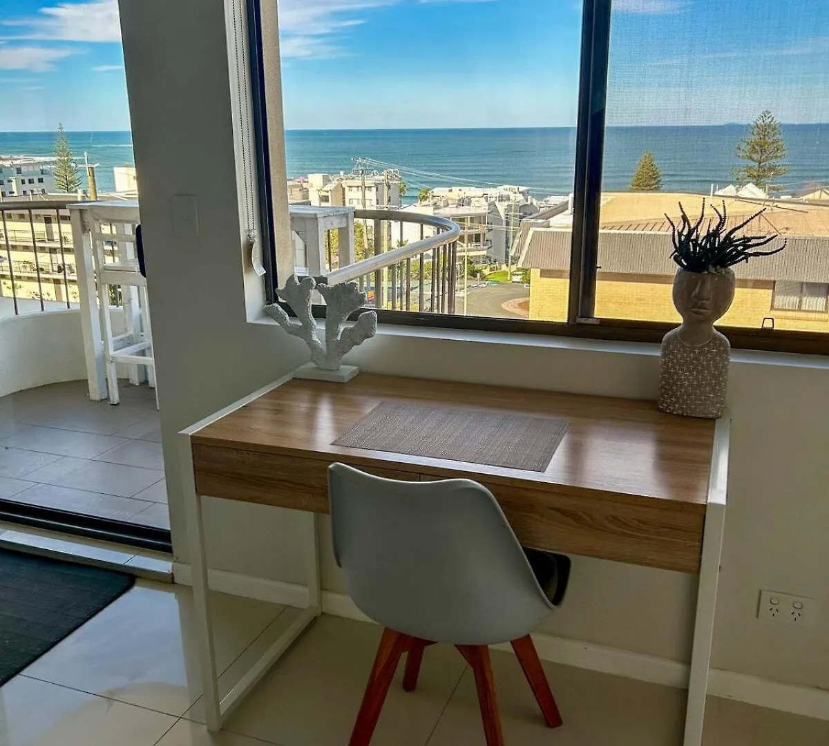 Serene Beachside Apartment Caloundra